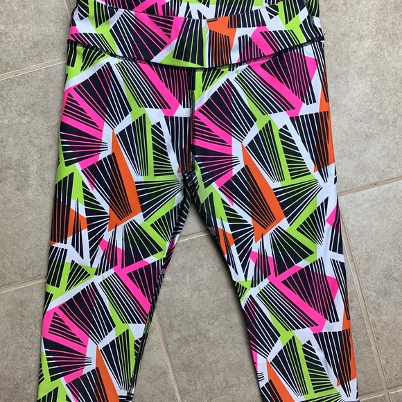 Fabletics Mid-Rise Printed Powerhold Crop Leggings - Picture 2 of 6